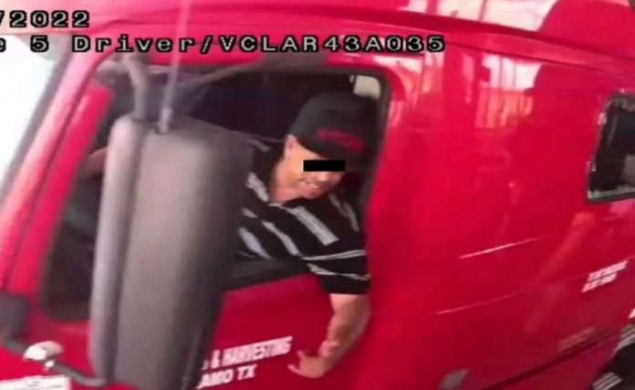 Chofer tráiler migrantes