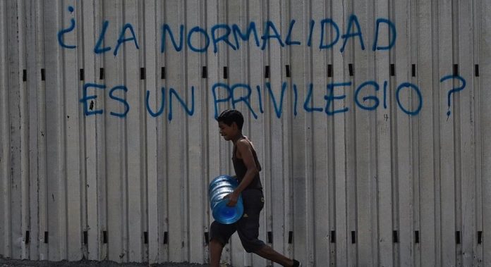 Foto AFP Federico Parra Venezuela Arreglando
