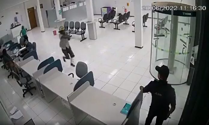 tiroteo en banco de brasil balacera en banco de brasil