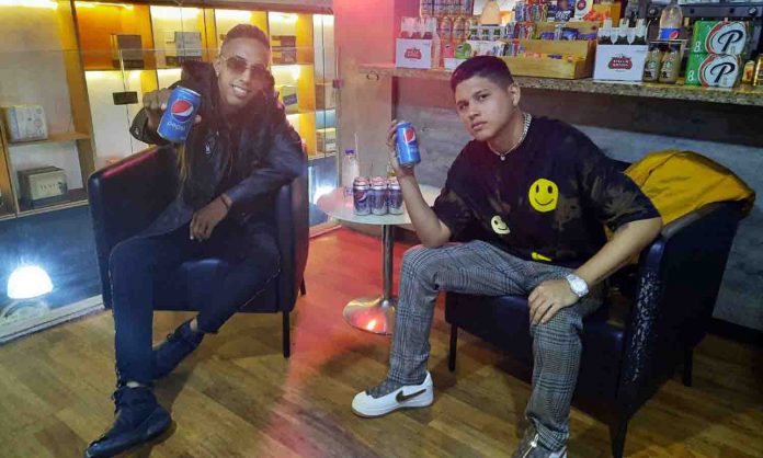 adrián y slicker