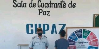 Adolescente videollamada WhatsApp