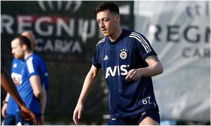 Mesut Özil (1) Mesut Özil