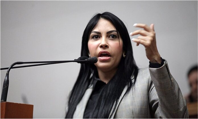 Delsa Solórzano