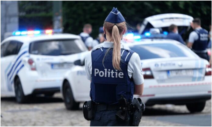 Adolescente en Bélgica abusada Adolescente en Bélgica abusada