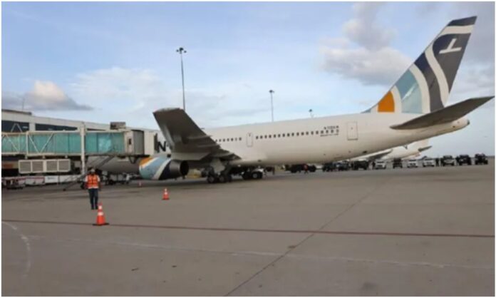 avión deportados