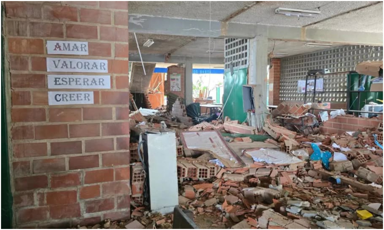 Estudiantes de planteles afectados por los terremotos son reasignados para el año académico 2026-2027