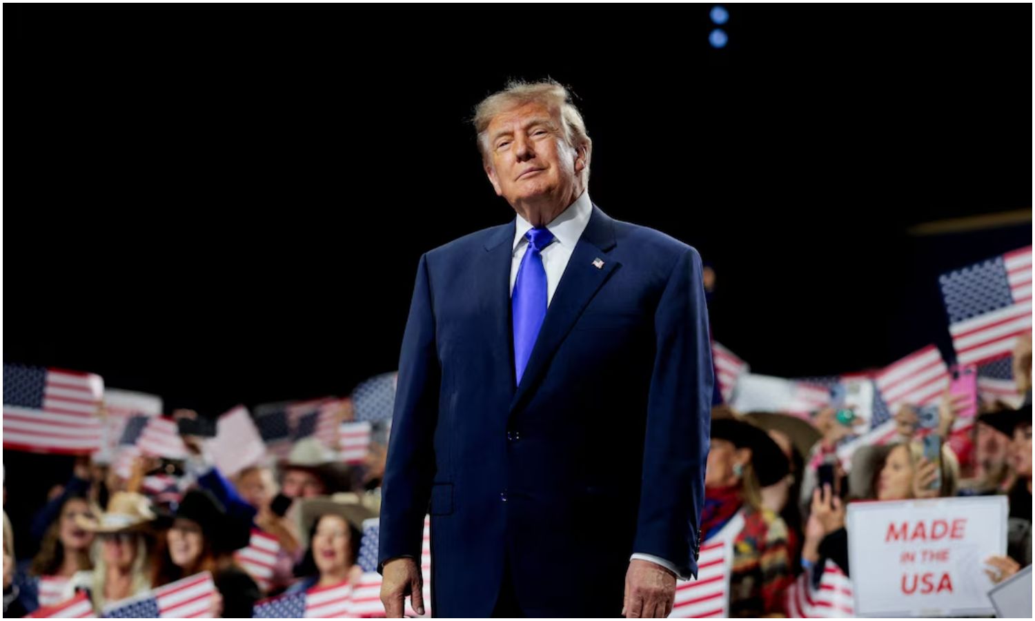 Donald Trump promete entregar 5.000 dólares a cada adulto si los republicanos ganan las elecciones de medio término