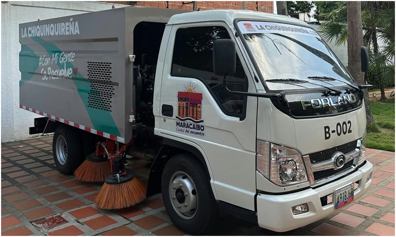 Alcaldía de Maracaibo incorpora dos barredoras mecánicas para reforzar la limpieza urbana