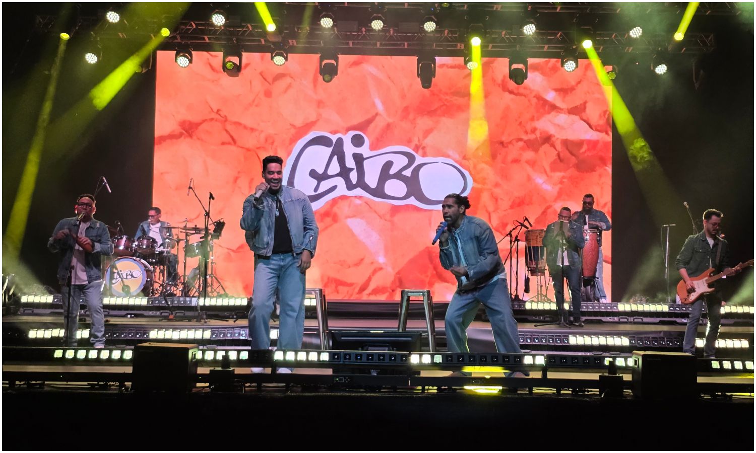 A casa llena, con coros y aplausos: así estuvo el concierto “La del Sol Amada” de Caibo en Maracaibo