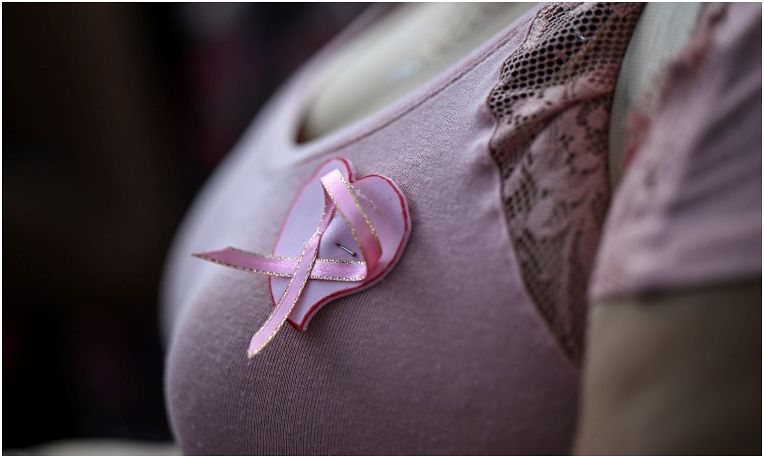 Pacientes con cáncer de mama en Venezuela enfrentan altos costos y fallas en el sistema público de salud