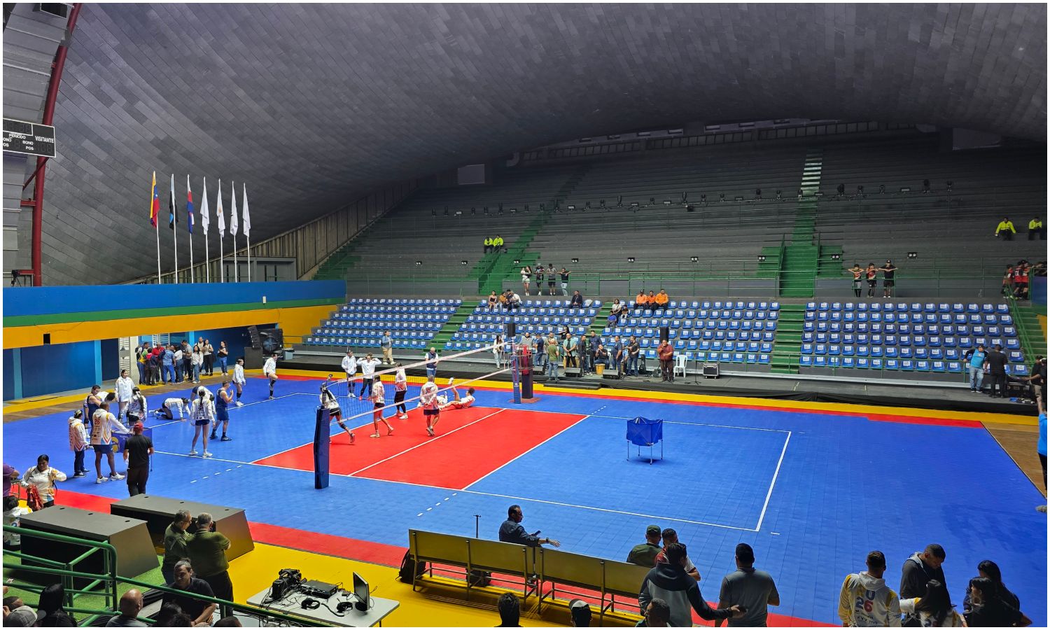 Reinauguran el gimnasio Pedro Elías Belisario Aponte en Maracaibo con mejoras en climatización, electricidad e infraestructura
